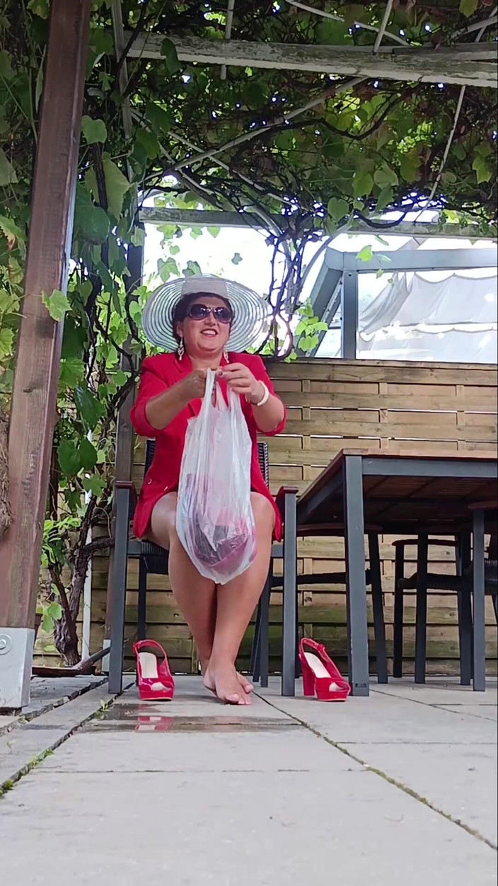 Nelly_Honey: Kencing dalam seluar jeans awak