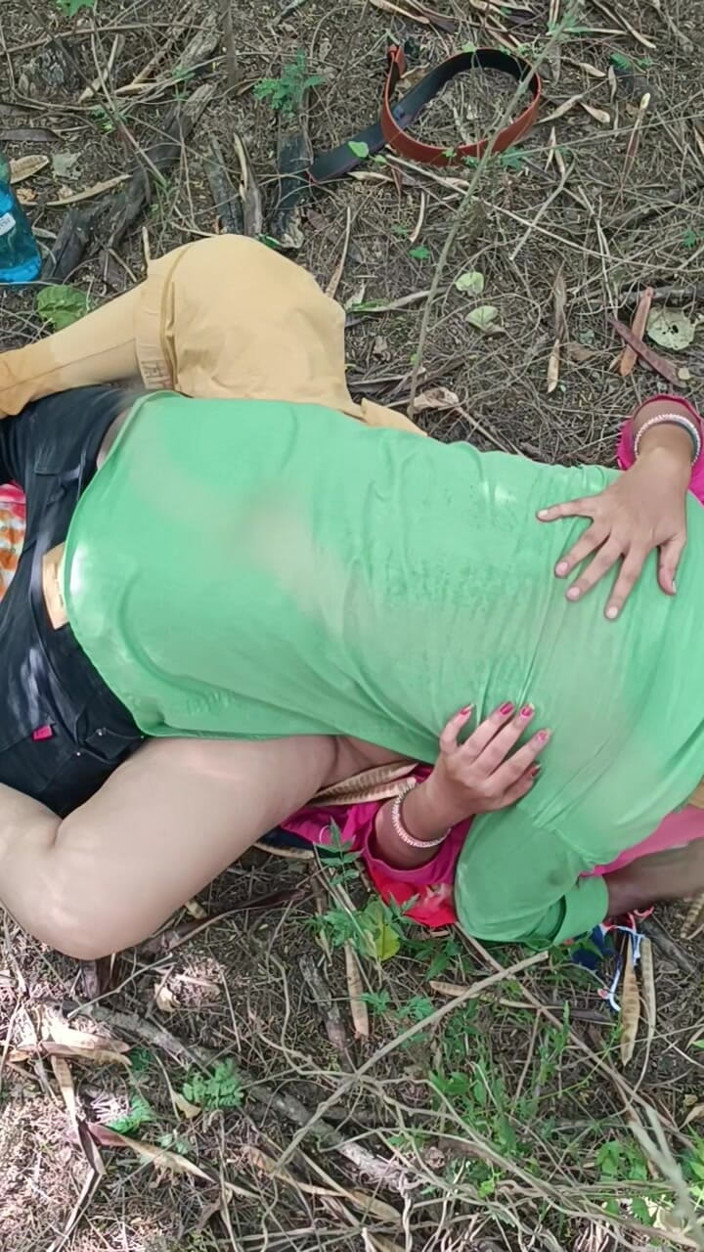Desigirlsiri: Desi Hot Indian Aunty Fucking in Outdoor with Voice Telugu