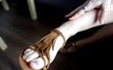 Czech Soles - foot fetish content: М&amp;#039;які підошви Ivet під час першої зйомки