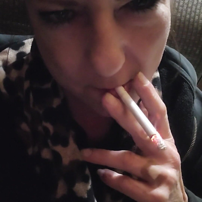 EliteLadyS: Hisap My Smoke