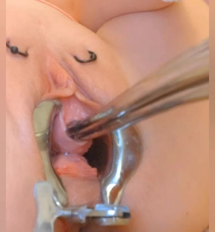 SklavinS_pervert: German Sub Sklavins Peehole Stimulation!