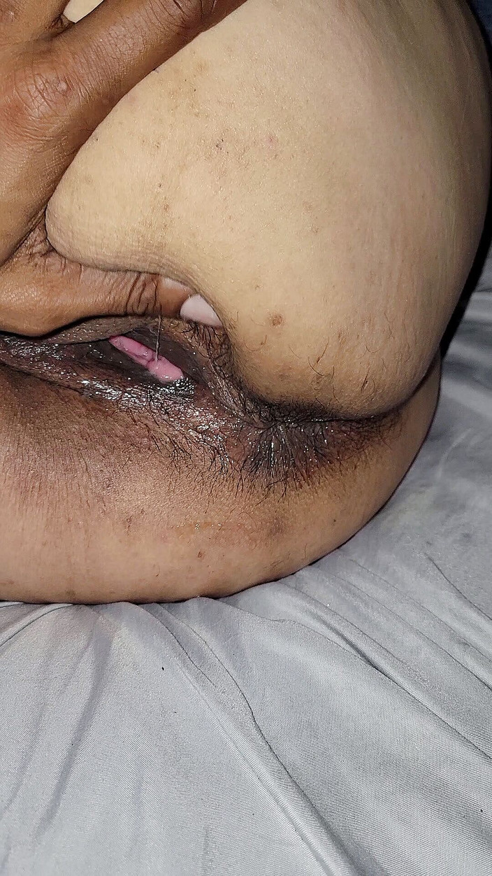 BBC And LatinaMilf: 濡れたお尻の猫とお尻の遊び