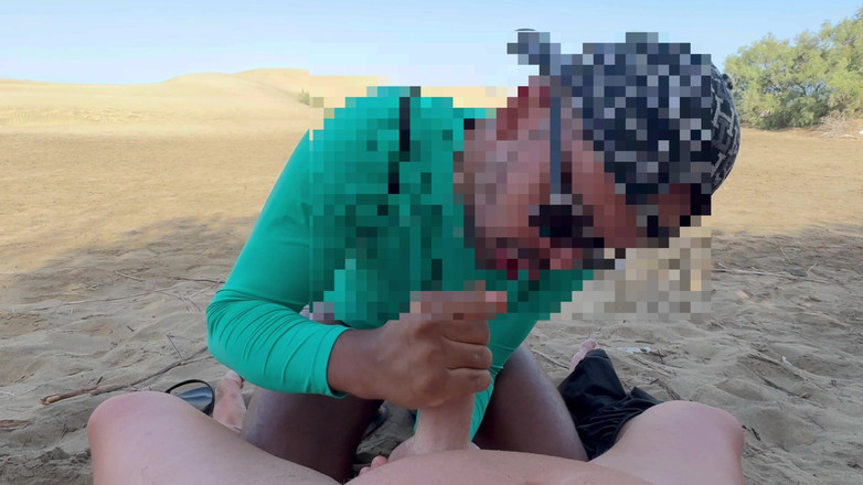 Kadu: Chupando um pau de um cara estranho enquanto ele estava...