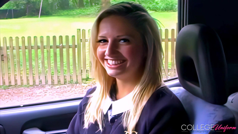 College Uniform: Sesi wawancara bareng 2 cewek milly hedgland