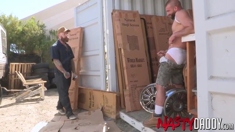 Nasty Daddy: Nastydaddy - Donnie Argento mond gecreampied door hunk Jack Dixon