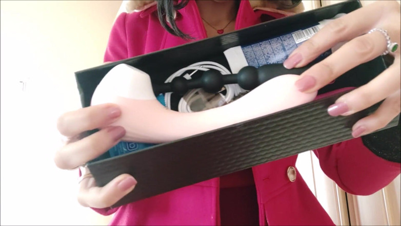 savannahamatoriale: Mama vitregă are un cadou foarte special pentru tine, fiul...