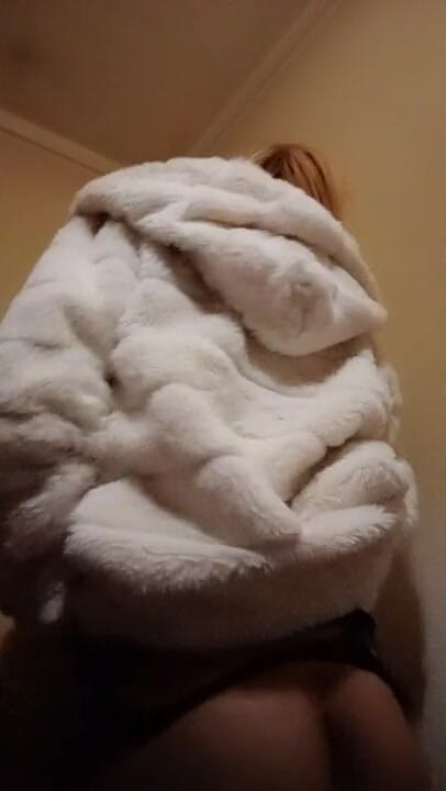Laratransexualbarcel: Stunning Hot Shemale Masturbating