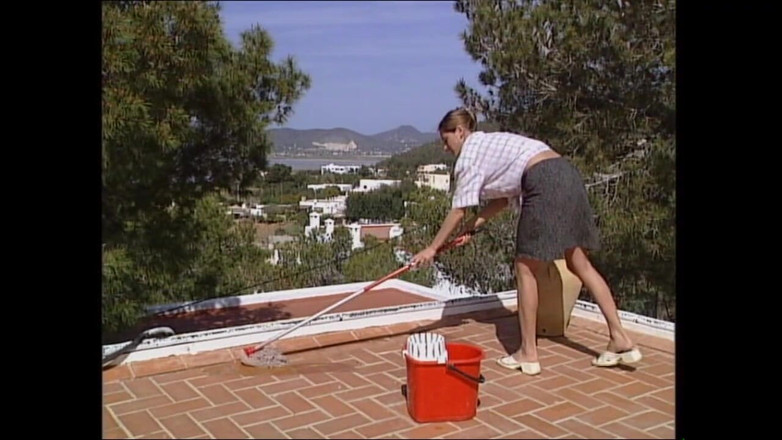 MMV films - The Original: Розпусних дівчат трахають незнайомці у відпустці (повний порно фільм)