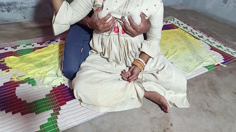 FireeCouple: O estranho entrou em casa para beber água e me deixou.