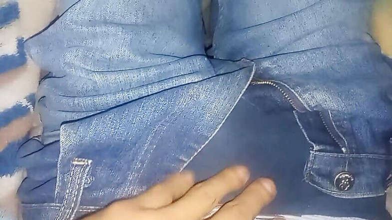 WolfGV: Adakah Sesiapa Peduli Untuk Keluarkan Susu Daripada Saya?