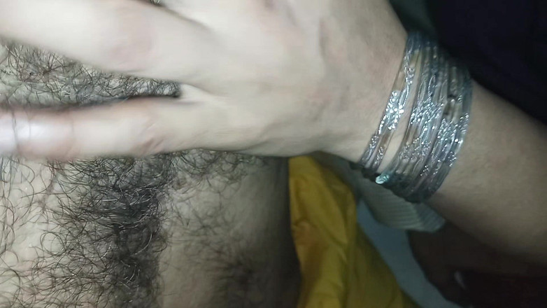 Netu: 与热辣性感的印度女孩