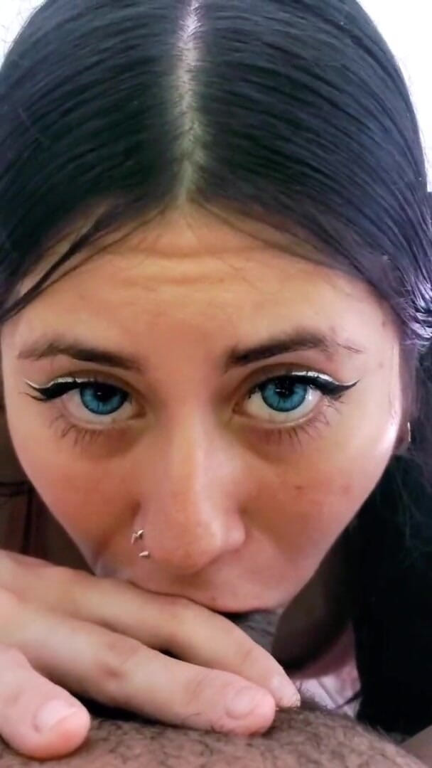 DherlyDoll: Si Dia Menjadi Terlalu Miang Dan Memberikan Saya Blowjob Sehingga...