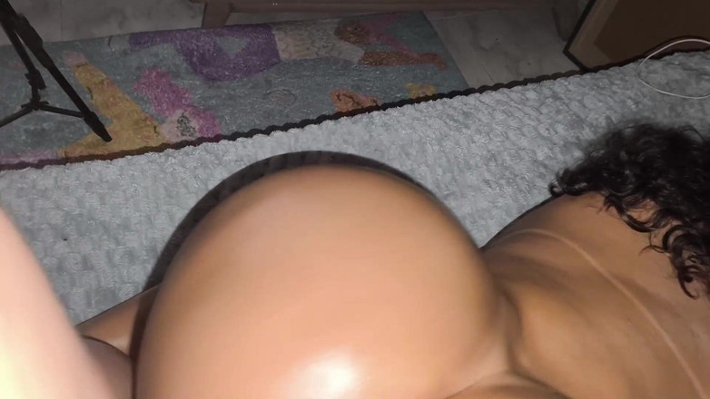 SENSESEX: Moje macecha a její velký zadek chtějí obrovského ptáka na...