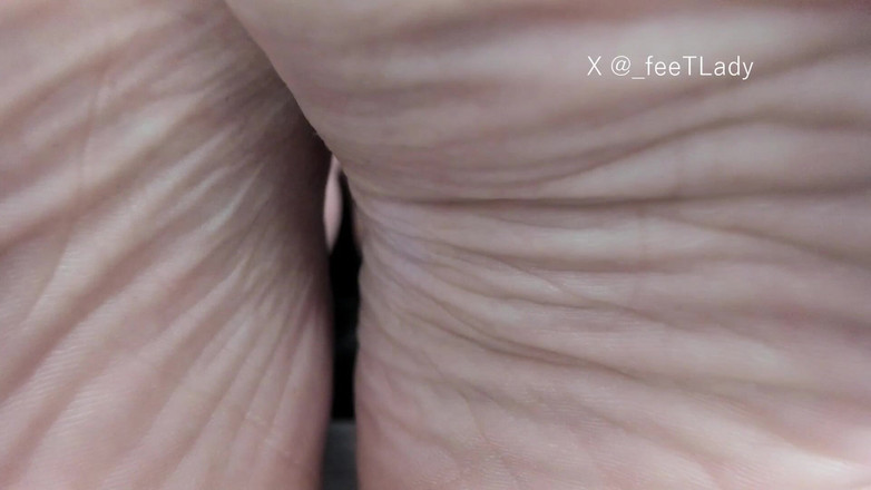 Feet lady: Моют с мочами