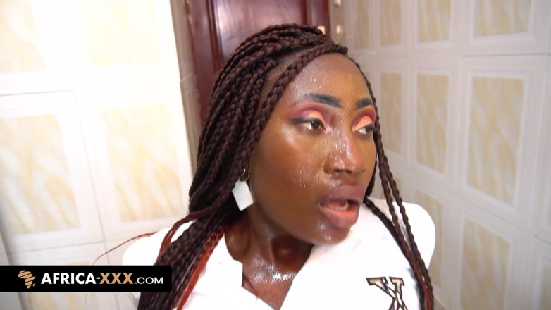 Africa-XXX: Fantasi dengan awek penghantar pizza