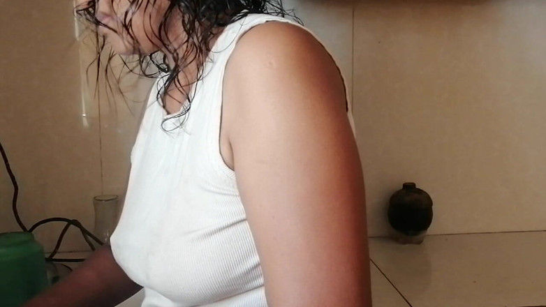 Tina Baby: Rahsia makcik saya, semasa dia memasak