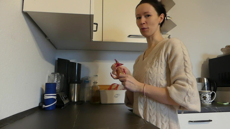 RonyaRabe: Toy Found! Satisfied Without Restraint in the Kitchen!