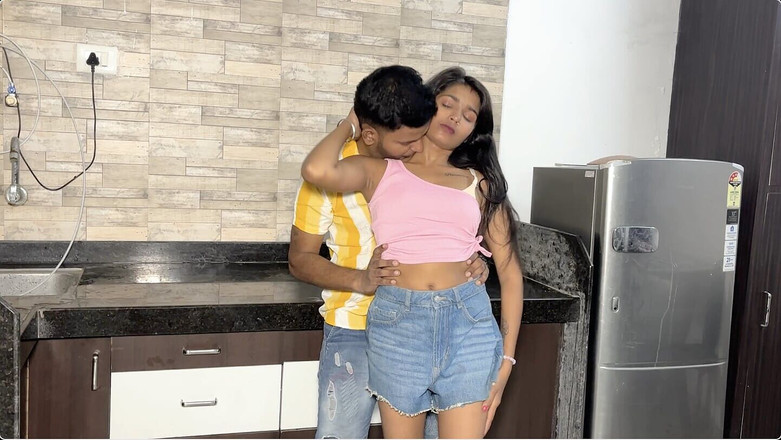 BoldkaAdda: मम्मी और पापा के बाहर जाने के बाद लड़की ने अपने प्रेमी को घर पर बुलाया।