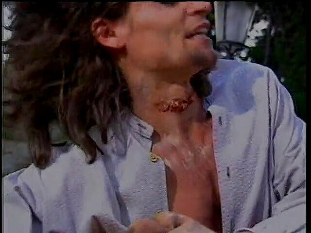 Pound Me Outside: Горячей брюнетке-шлепают ее тугую жопу