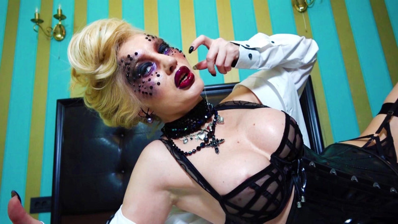 Goddess Celine: Succubus होंठों के पास