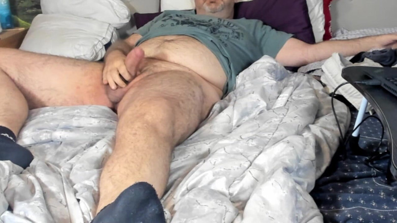 ChubbyDaddyBearLuka: Пухнастий товстий ведмідь мастурбує лубрикантом і секс-іграшкою, а потім кінчає йому на руку.