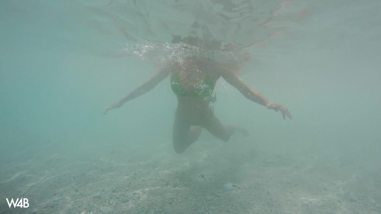 Watch4beauty: Green Bikini