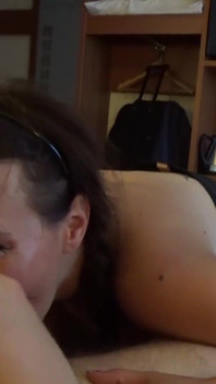 Máy bay bà già điên cuồng Annabella Moore đụ mạnh và hứng lượng tinh khổng lồ lên mặt