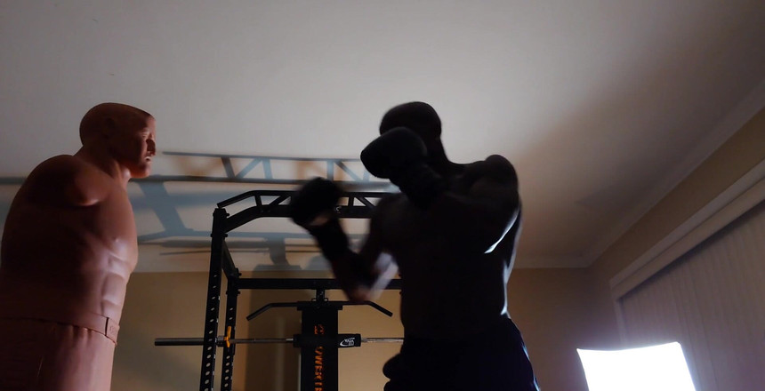 Hallelujah Johnson: Le azioni muscolari di allenamento di boxe sono descritte come...