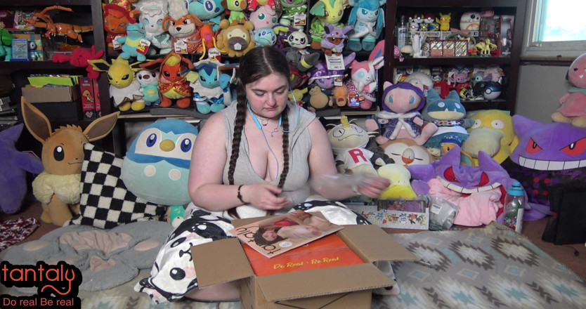 LustfulGeeks: Abby Unboxes Tantaly's Crystal Sex Doll