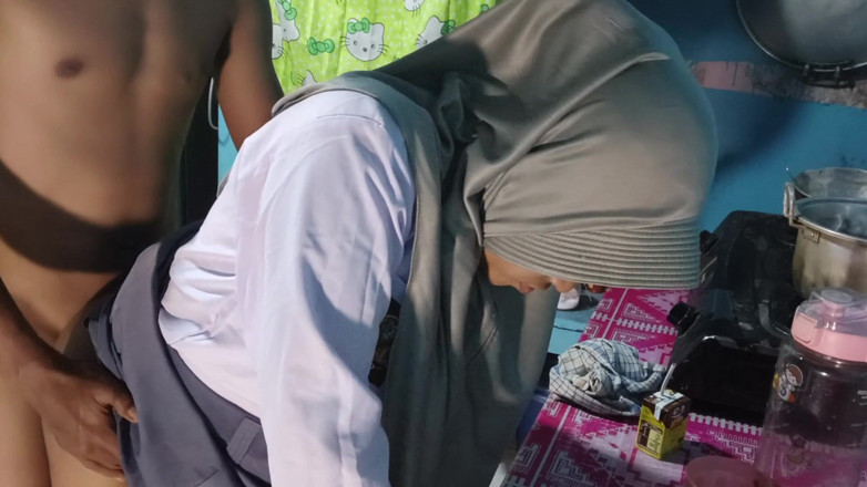 Rania: 義理の義姉が大学に進学する予定です