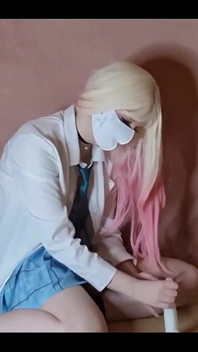 Marin Kitagawa lubi smarowane stopy i ruchanie dildo