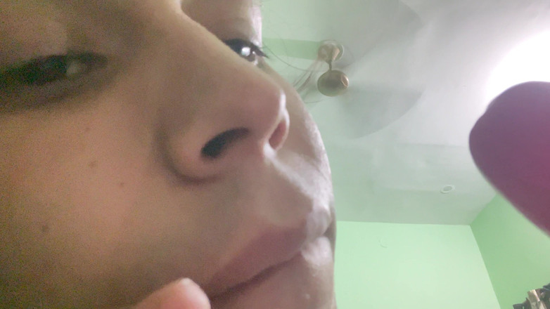 FancyShower324: Krok bro Wyglądasz tak zmęczony, pozwól mi zrobić ci loda