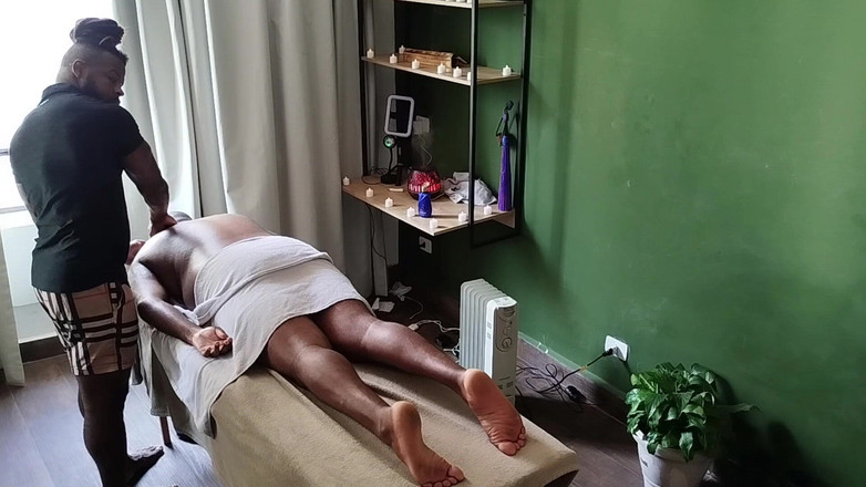 TheBlacKHunterr: マッサージを受ける