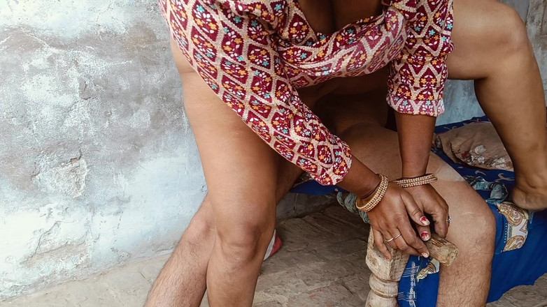 Yourgeeta8899: Dì mời tôi đến nhà cô ấy và đặt cặp mông to của...