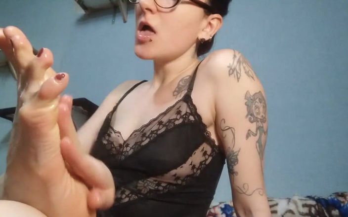 HellENXxOo: Super Sloppy &amp; Sensual Feetsuck