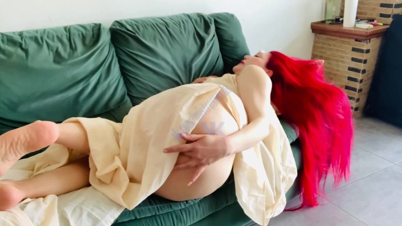 Mistressrola: Biz telefon görüşmesi yaparken üvey babam beni azdırdı