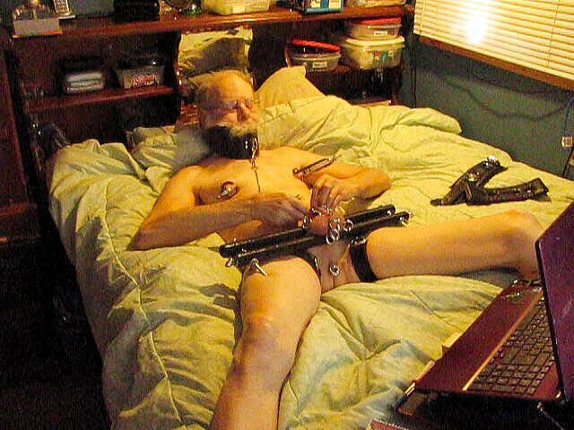 Fastninja's studio: Chơi BDSM