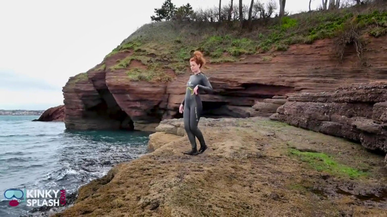 UKCuteGirl Lucy Lauren: Wetsuit Lifejacket Fashion Show with Lucy &amp; Zoe