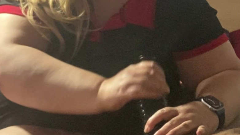 Daddykane: La milf bionda britannica si scatena con un enorme bbc....
