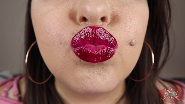 Sydney screams fetish: First Date Kissing