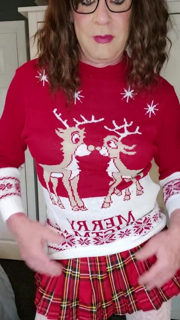 Juniperberi29: Christmas crossdressing fun