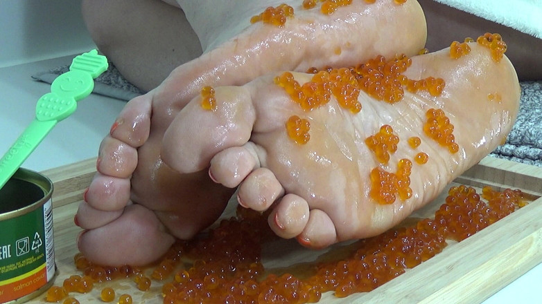 AnnaBUST: Kırışık Bacaklar, Kırmızı Havyarlı MILF'ler.