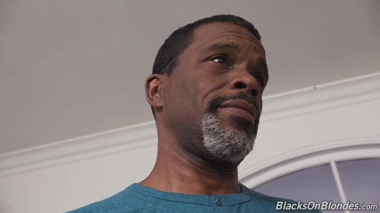 Blacks On Blondes: Delivery girl Gwen Vicious prefers anal gangbang and DP with...