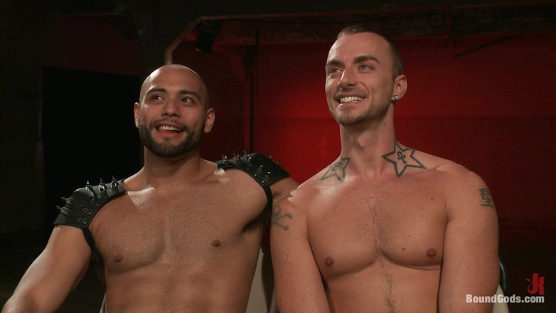 Bound gods: Leo Forte o duce pe Jessie Colter la limită