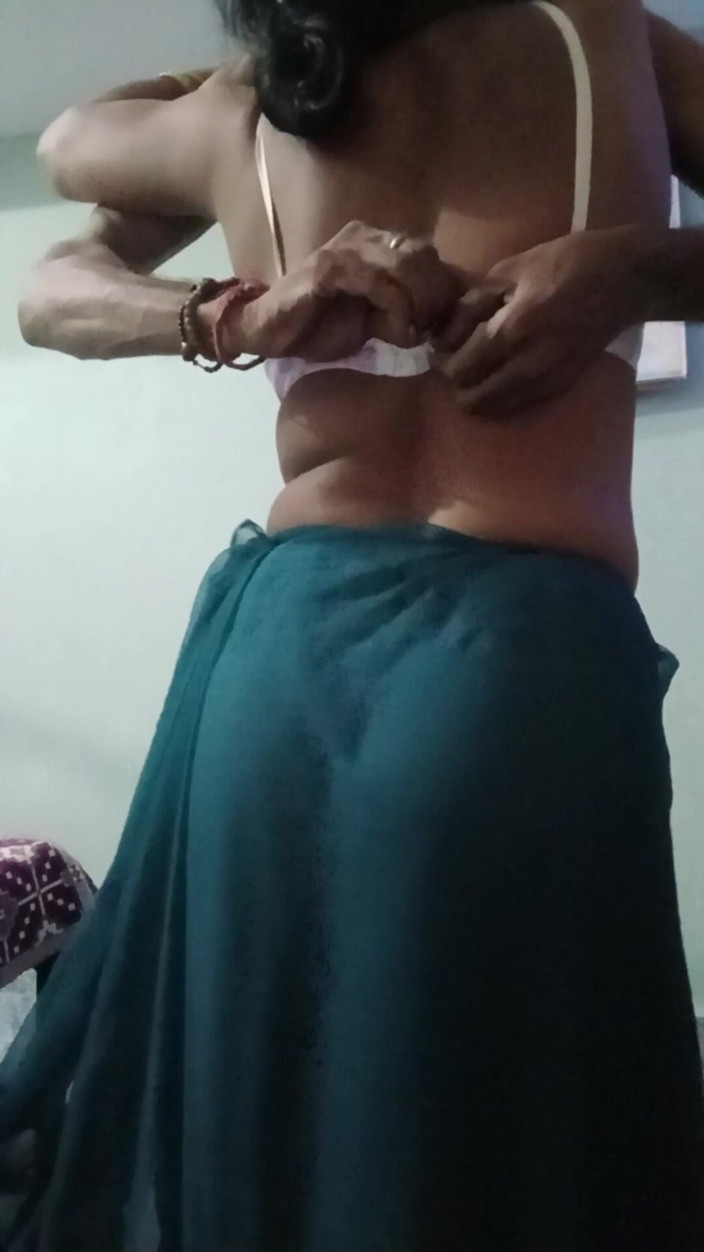 vijay_kumarpatel: Desi Village Wife and Boy Play with Big