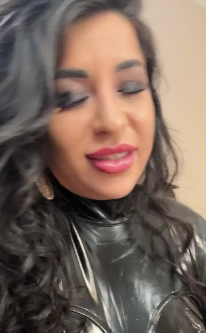 LadyAyse5: Tento živý přenos dnes na vašem Innox. Vychutnat