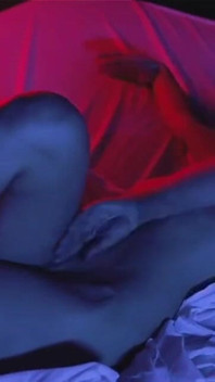 SANKTOR 013 - Dançarina de striptease está se masturbando na cama