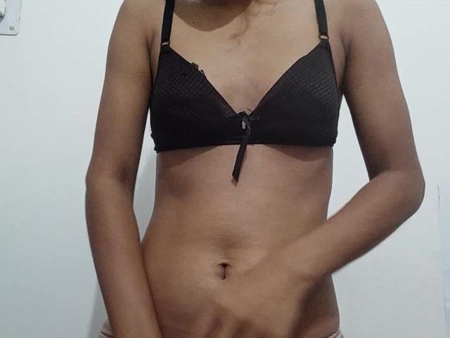 Indian girl tits massage by Herself. Desi Girl Fun (Desi Girl Fun)