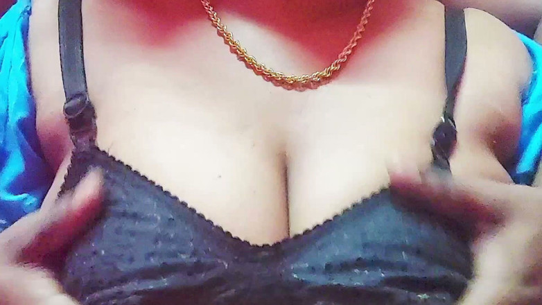 Desi Mohini: Kocamın en iyi arkadaşı seks yapmamı istiyor video