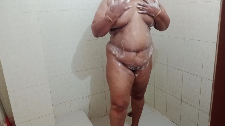 Morjenabb: 德西浴室淋浴，德西继妹浴室淋浴彩信